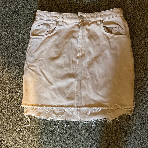 Wore to graduation and never again it just doesn’t fit anymore - Picture 1 of 1